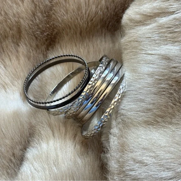 Mixed Bangle Bracelet Set - Picture 4 of 4